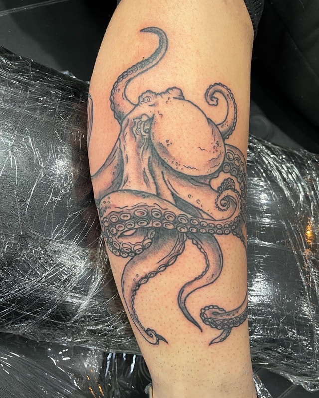 Neo-Traditional Tattoo Artist: Ink Parlor KC, Kansas City